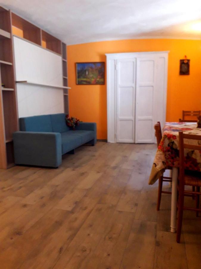 Goccia Di Resina #Sharingorobie Lägenhet Serina  Exteriör bild