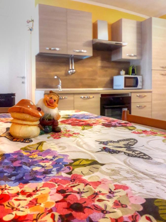 Goccia Di Resina #Sharingorobie Lägenhet Serina  Exteriör bild