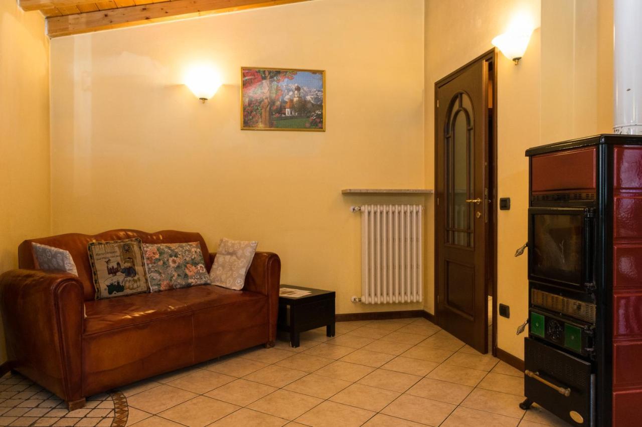 Goccia Di Resina #Sharingorobie Lägenhet Serina  Exteriör bild